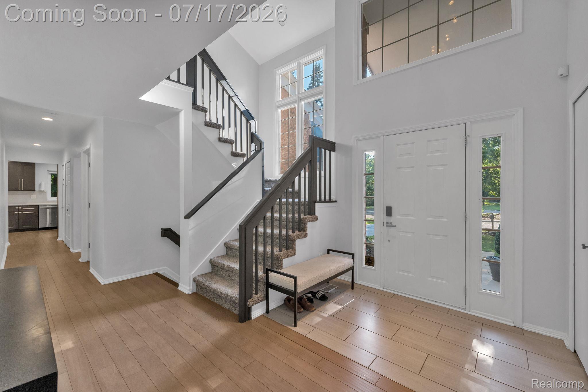 6081 Beachwood Drive