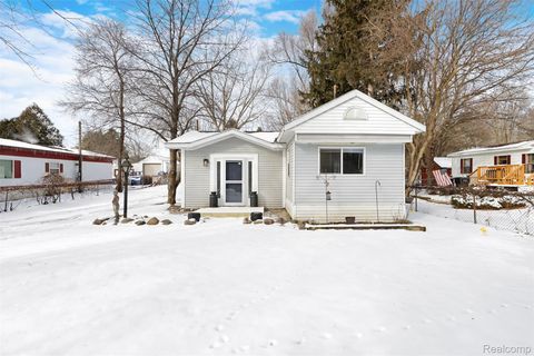 2620 Greg Avenue Brighton Township MI 48114