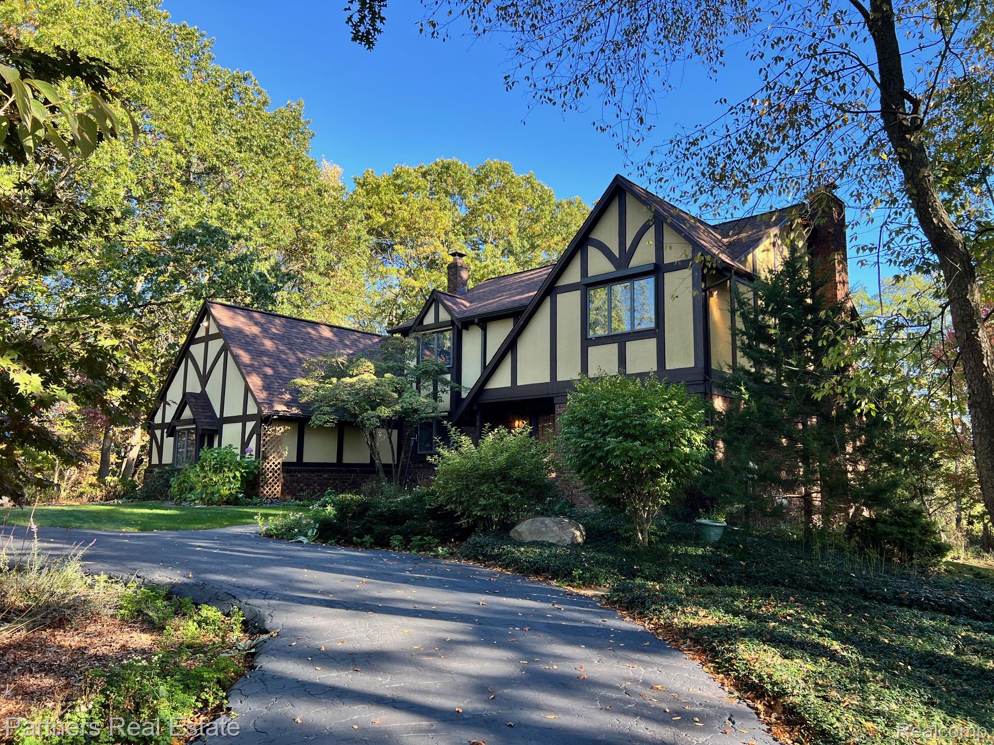 5618 Mountain Road