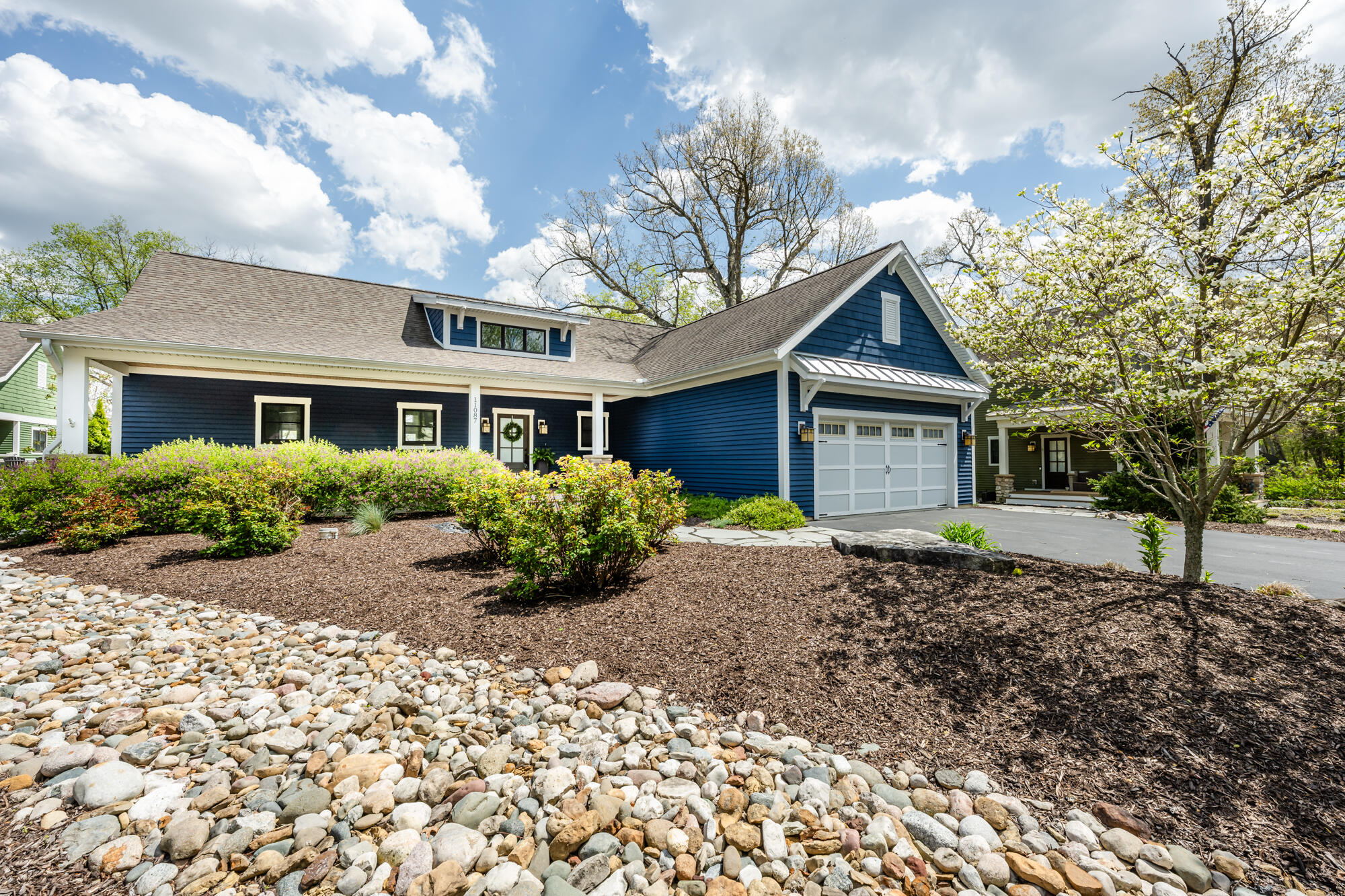 11087 Lake Shore Drive