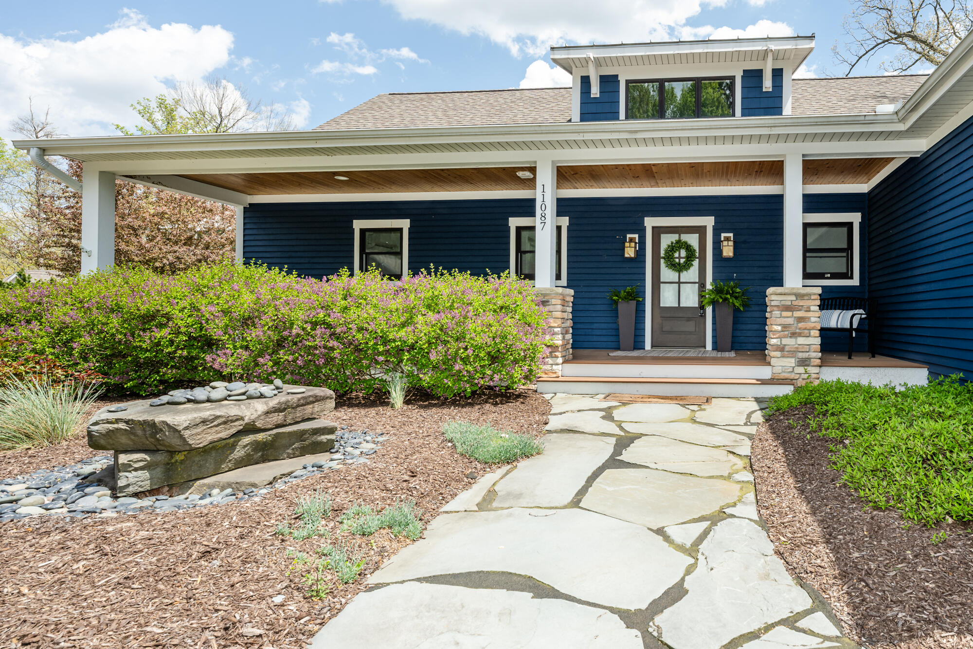 11087 Lake Shore Drive