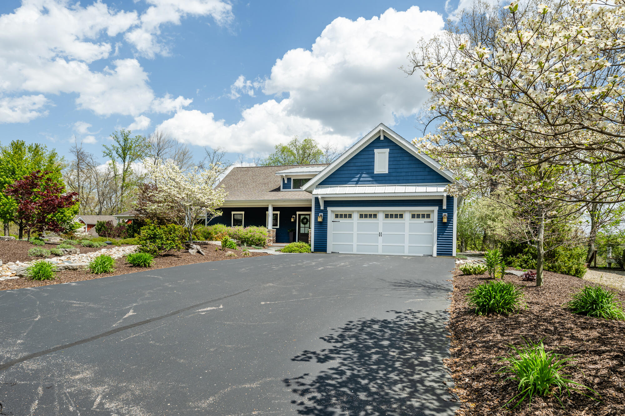 11087 Lake Shore Drive