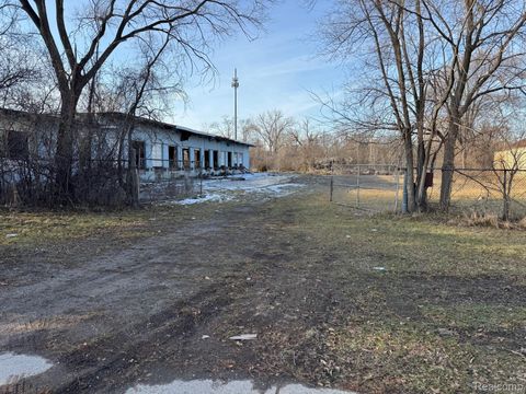 1221 N Niagara Street Saginaw City MI 48602