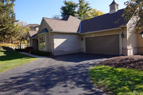 2474 Hickory Glen Drive 22 Bloomfield Hills City MI 48304