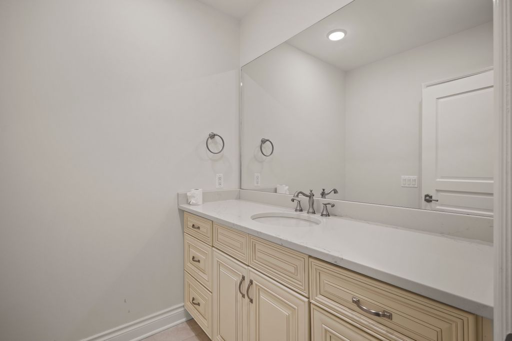 listing image 82