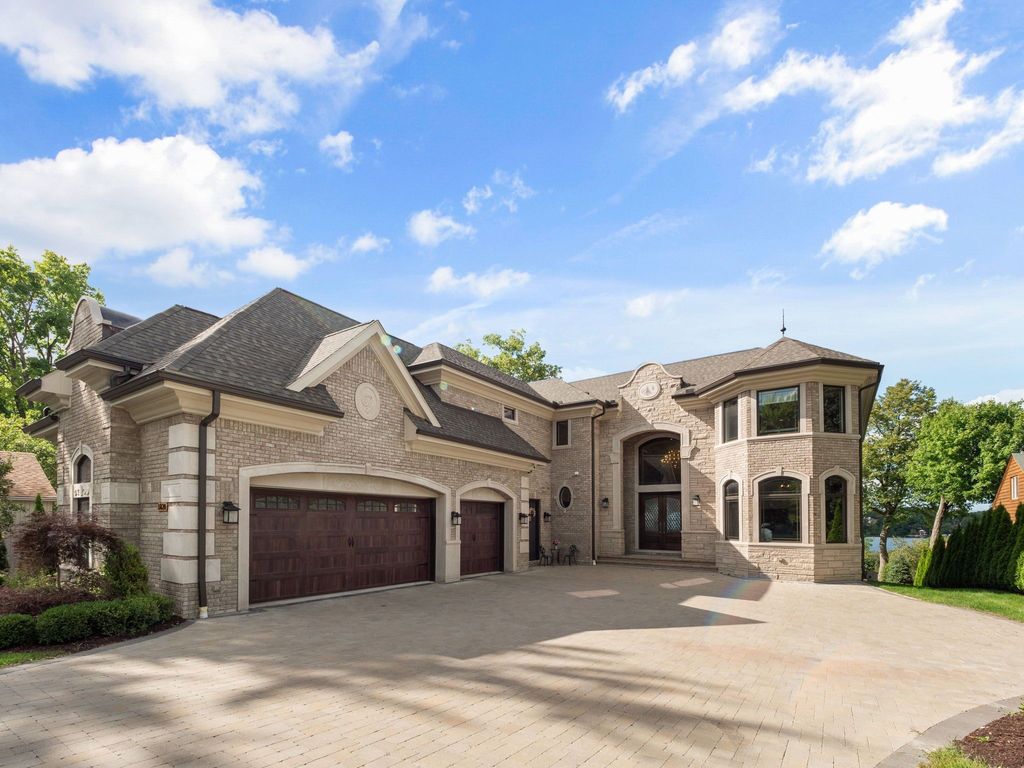 listing image 0