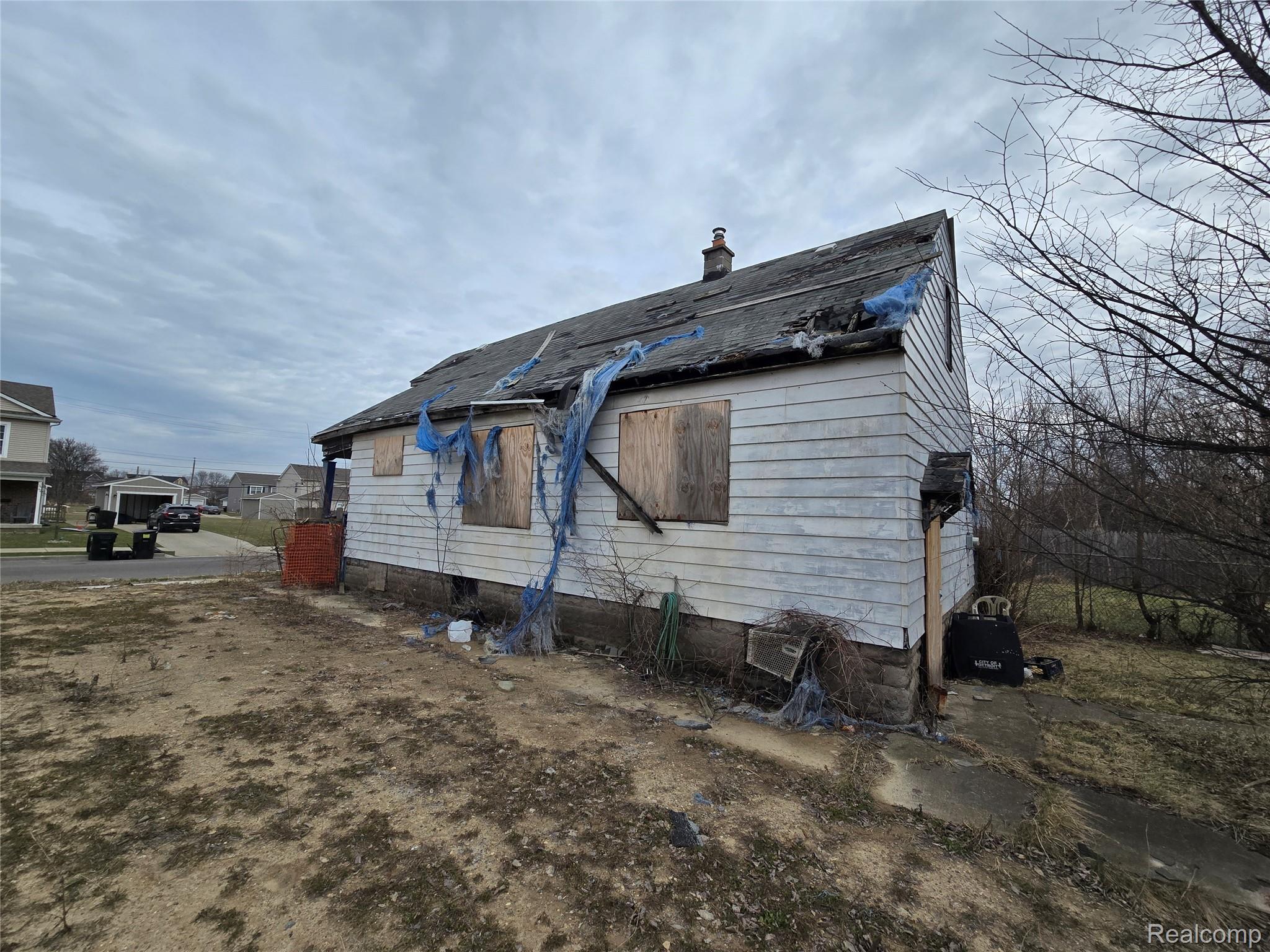 3859 Manistique Street