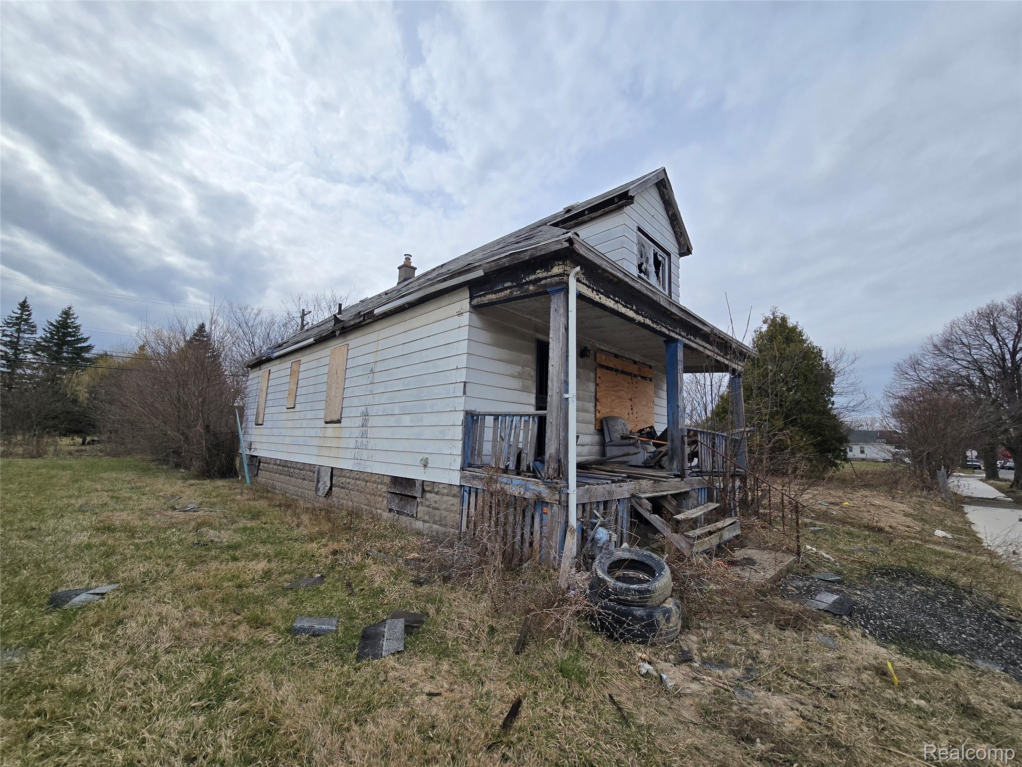 3859 Manistique Street