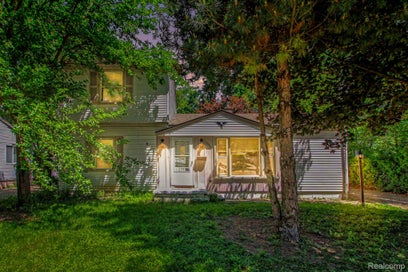 12072 Rockland Redford Charter Township MI 48239