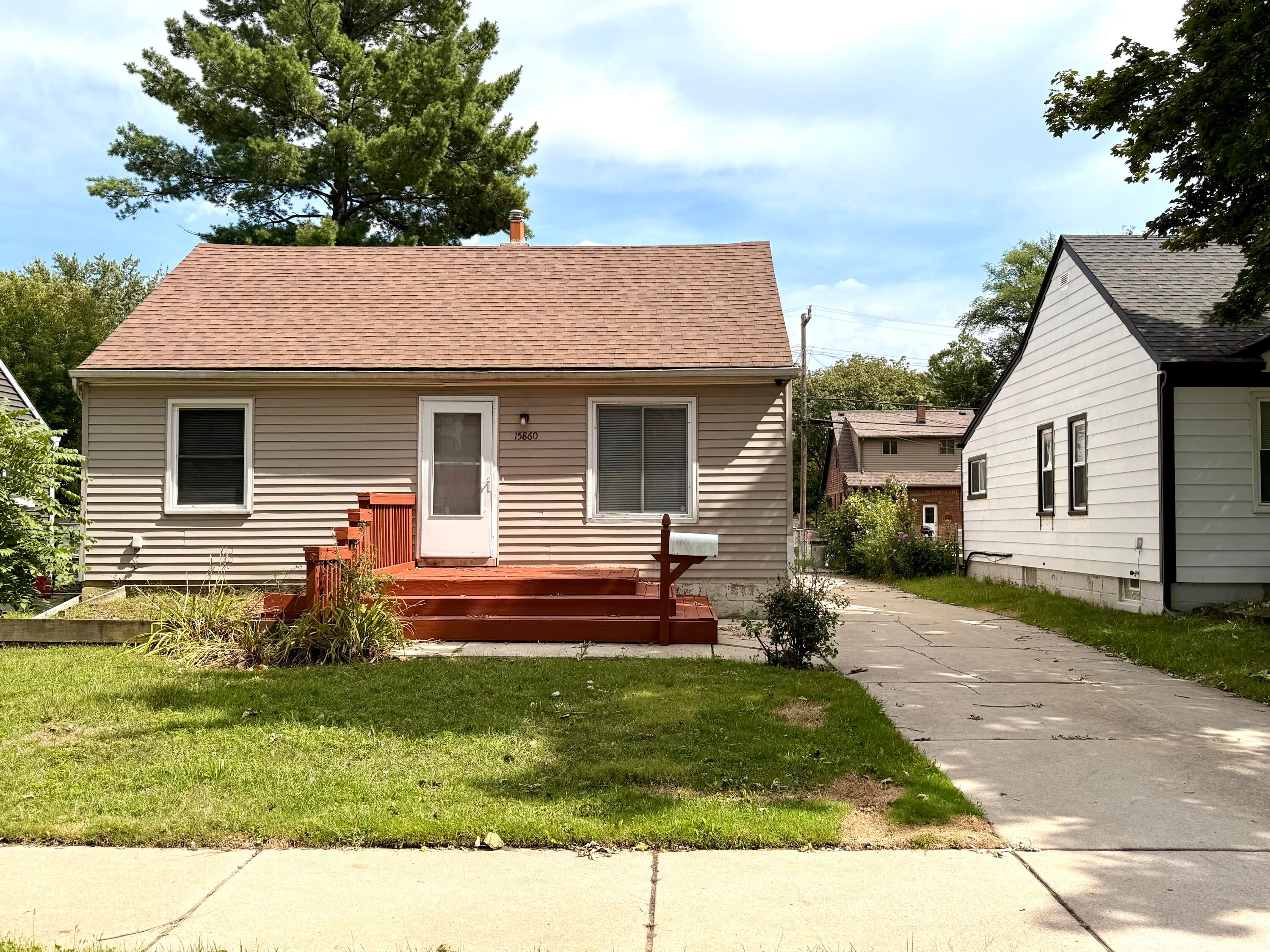 15860 Lexington