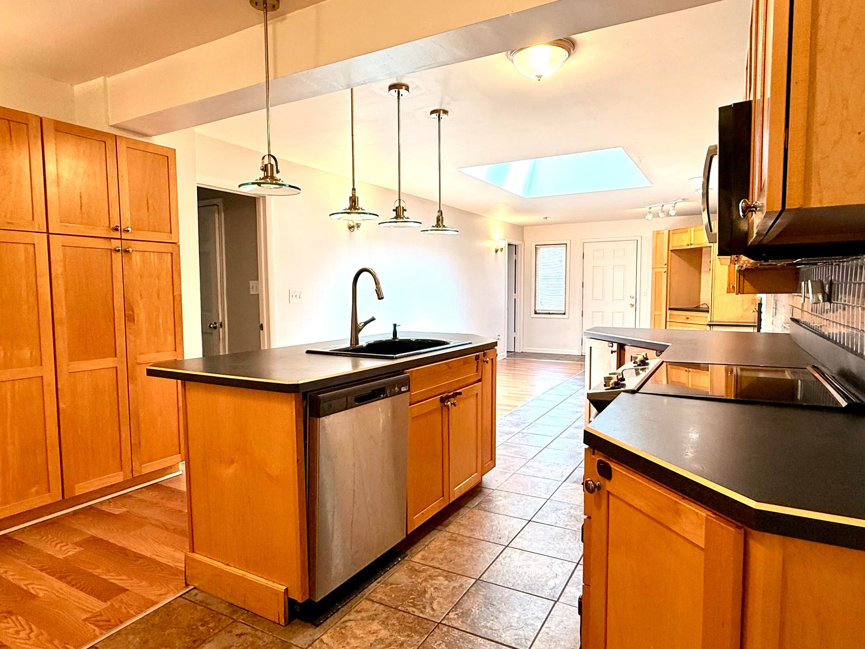 15860 Lexington