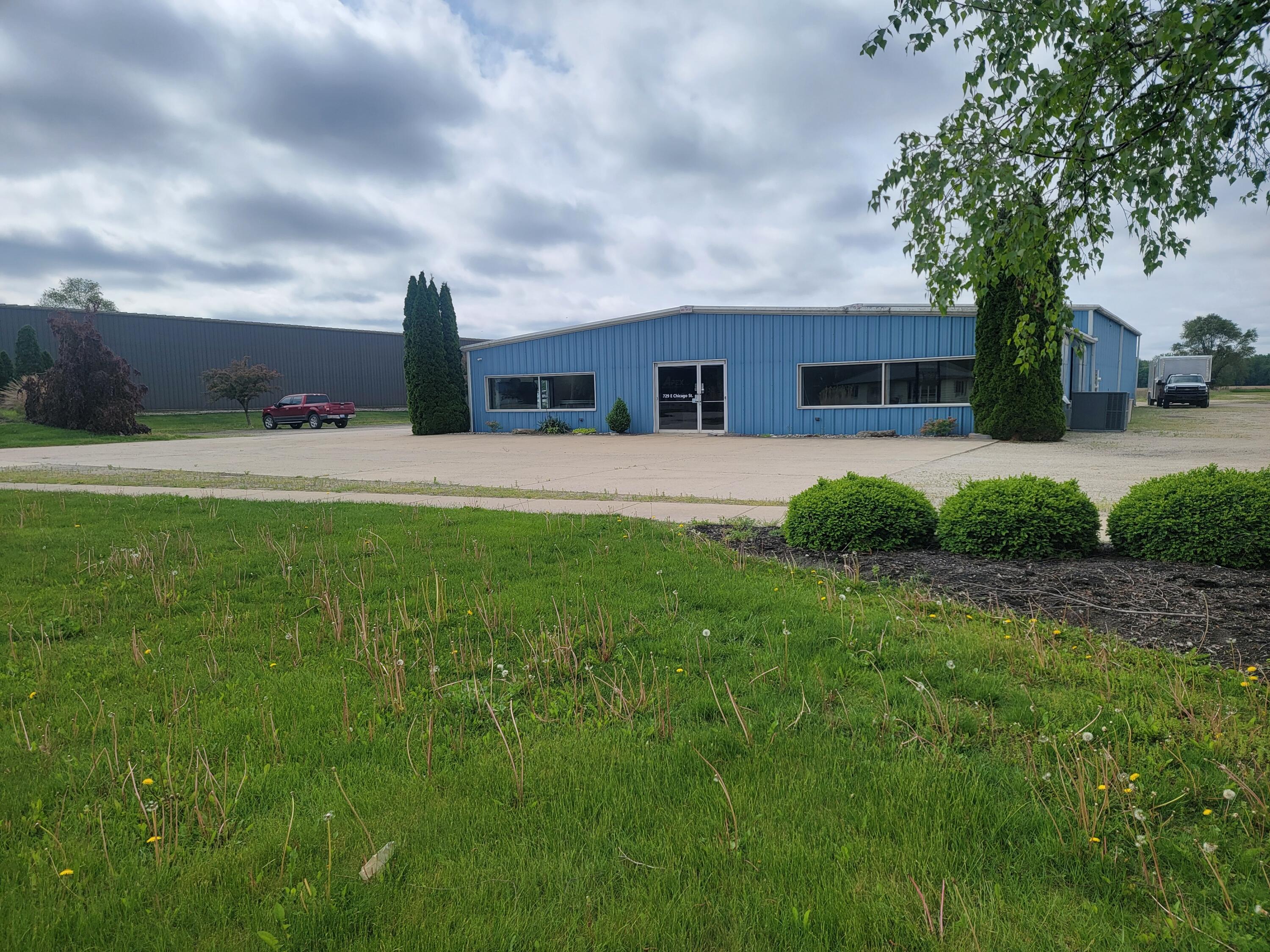 729 E Chicago Street