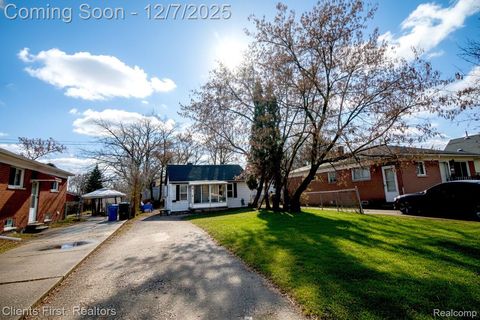 5654 Bedford Street Dearborn Heights City MI 48125