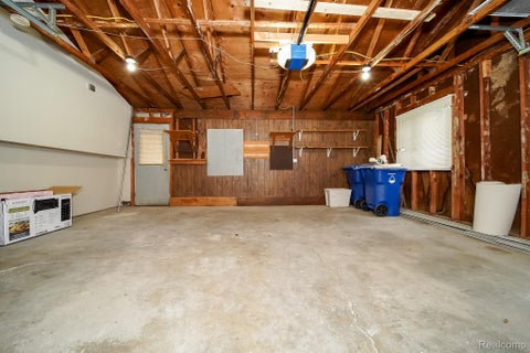 Tiny photo for 819 Woodingham Avenue, Waterford Charter Township, MI 48328 (MLS # 20261083279)