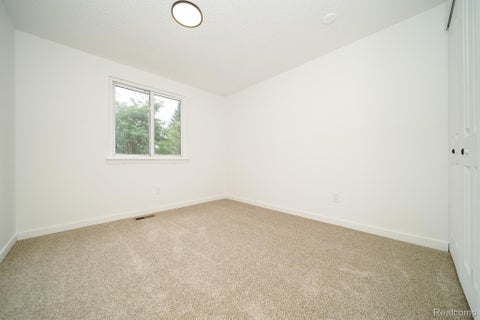 Tiny photo for 819 Woodingham Avenue, Waterford Charter Township, MI 48328 (MLS # 20261083279)