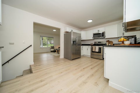 Tiny photo for 819 Woodingham Avenue, Waterford Charter Township, MI 48328 (MLS # 20261083279)
