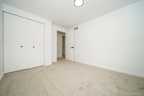 Tiny photo for 819 Woodingham Avenue, Waterford Charter Township, MI 48328 (MLS # 20261083279)