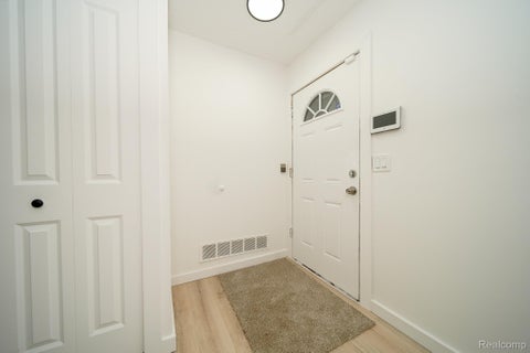 Tiny photo for 819 Woodingham Avenue, Waterford Charter Township, MI 48328 (MLS # 20261083279)