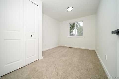 Tiny photo for 819 Woodingham Avenue, Waterford Charter Township, MI 48328 (MLS # 20261083279)