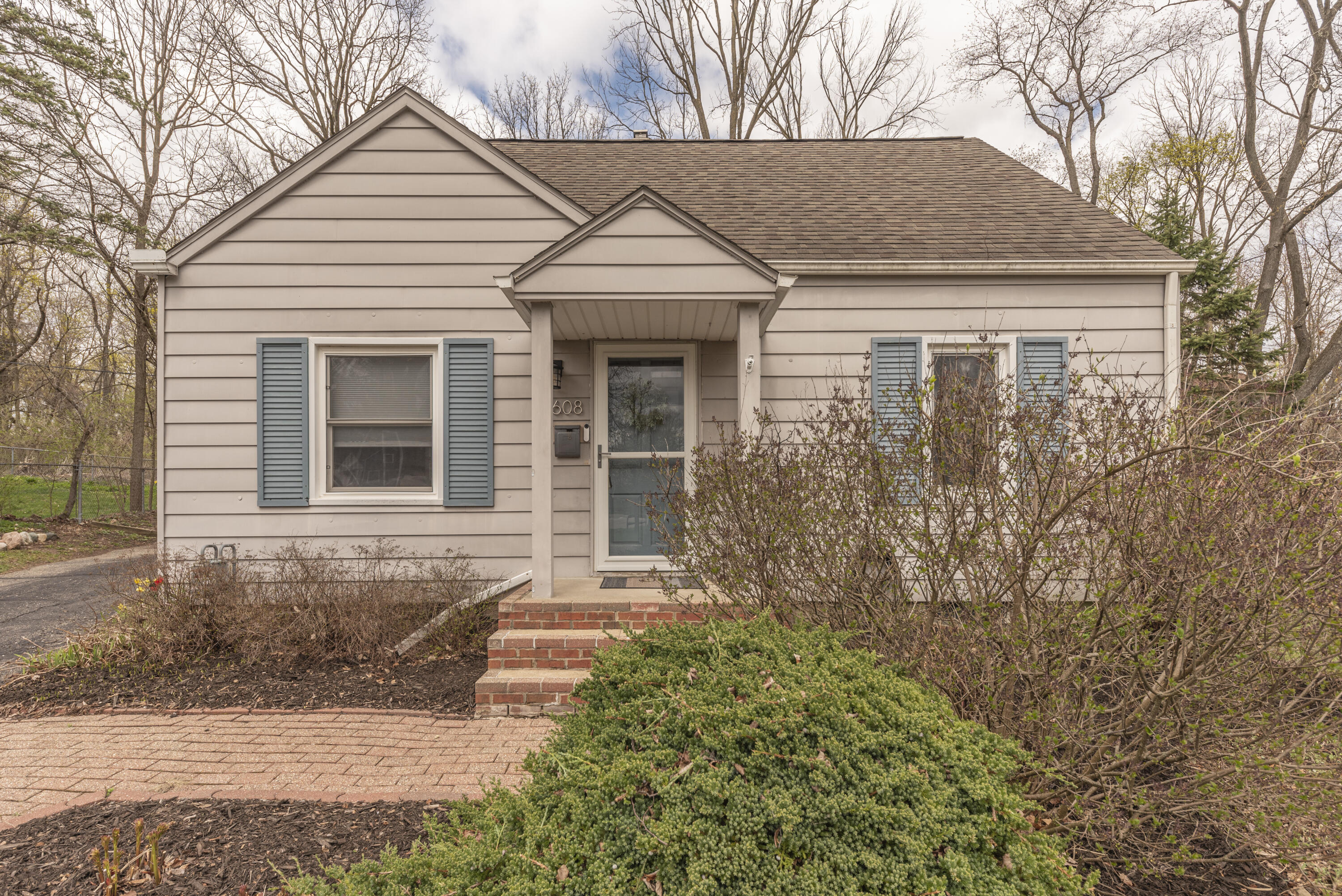 608 Brierwood Court