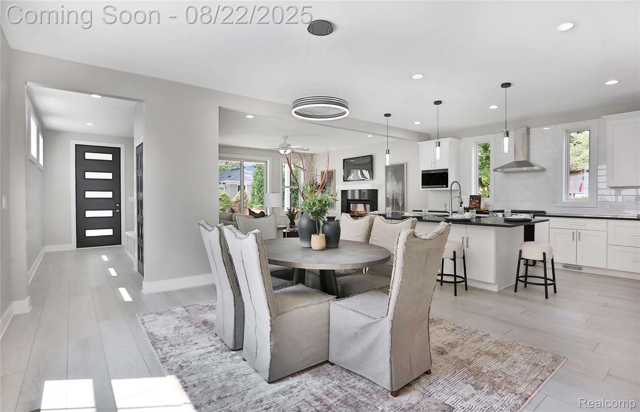 1338 S Harvey
