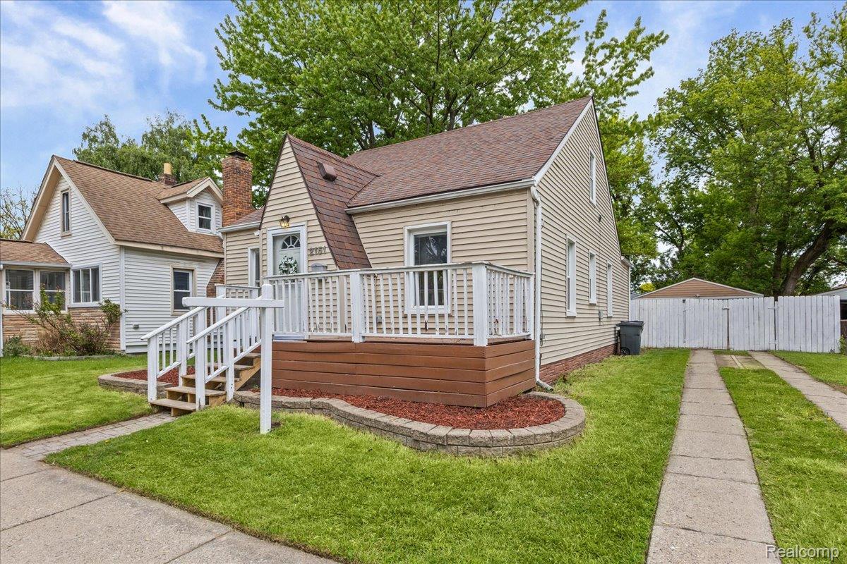 2151 Orchard Street