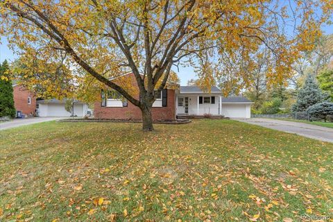 25146 Dallas Drive Grosse Ile Township MI 48138