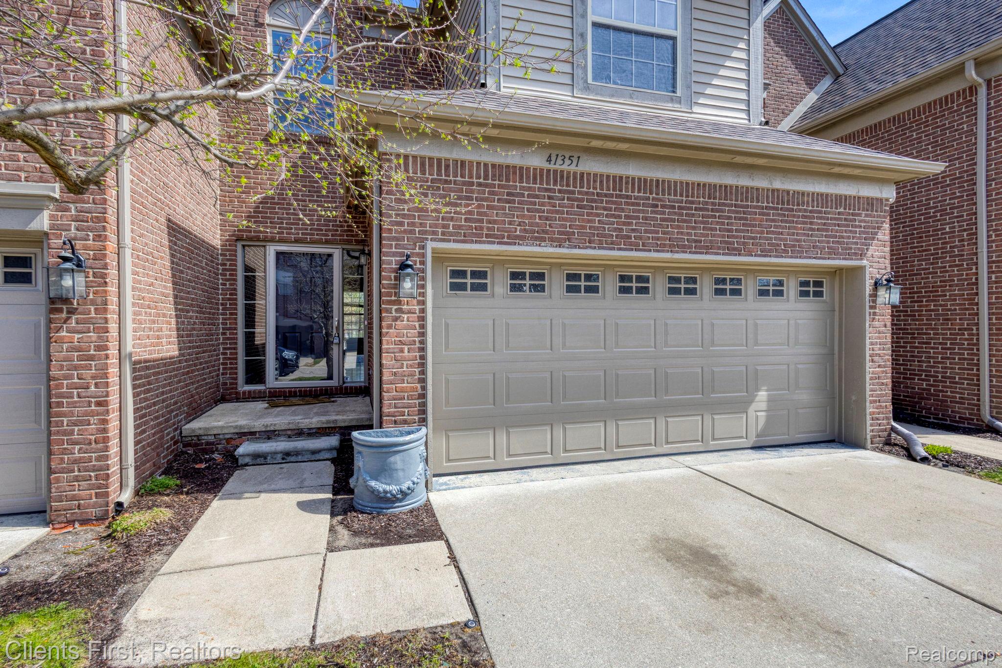 41351 N Maplewood Drive