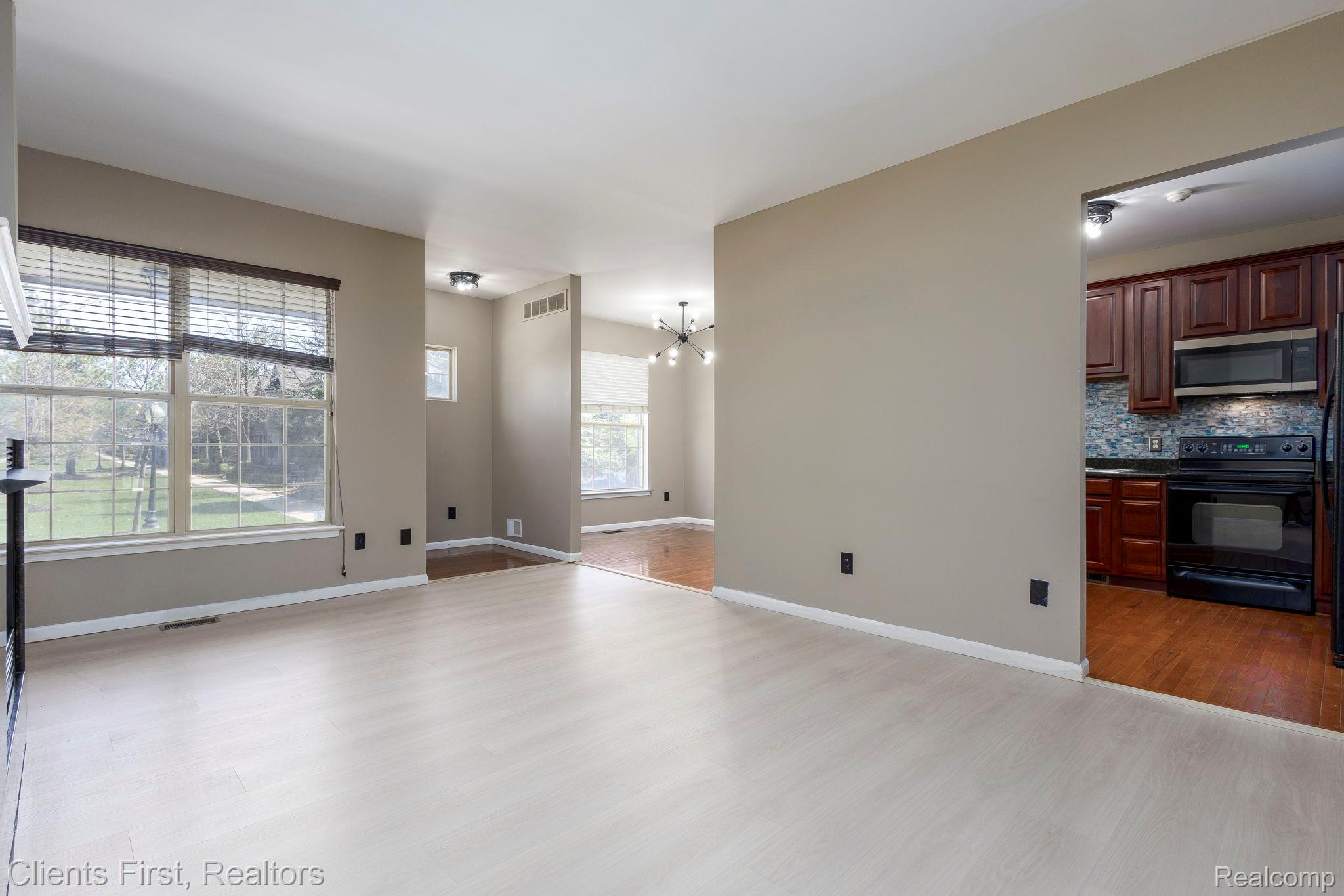 41351 N Maplewood Drive