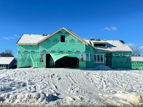 659 Waterford Village Drive NW Walker City MI 49534