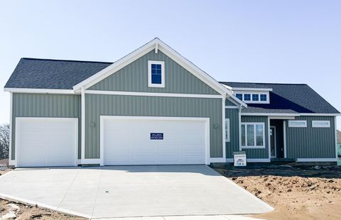 659 Waterford Village Drive NW Walker City MI 49534