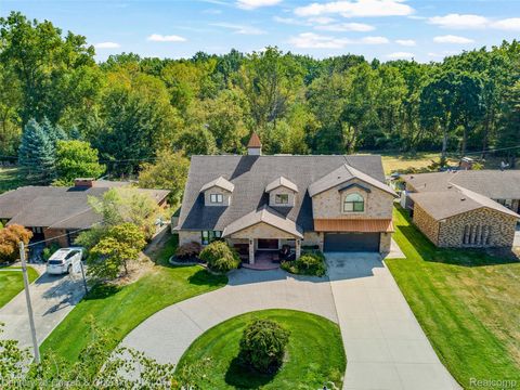 5984 Campus Drive Dearborn Heights City MI 48127