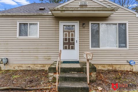 Tiny photo for 713 Leland Street, Flint City, MI 48507 (MLS # 20261016130)