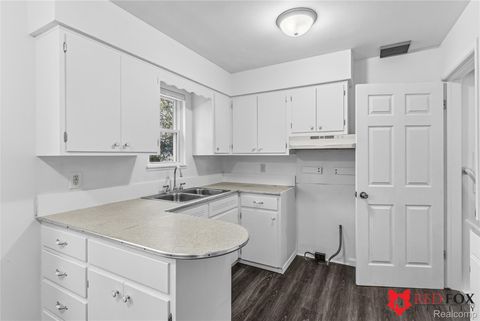 Tiny photo for 713 Leland Street, Flint City, MI 48507 (MLS # 20261016130)