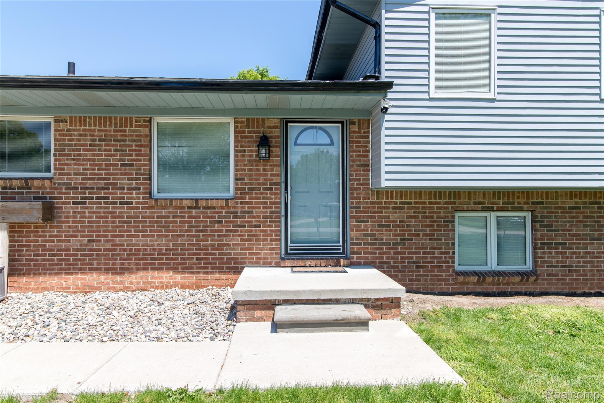 32704 Ann Arbor Trail