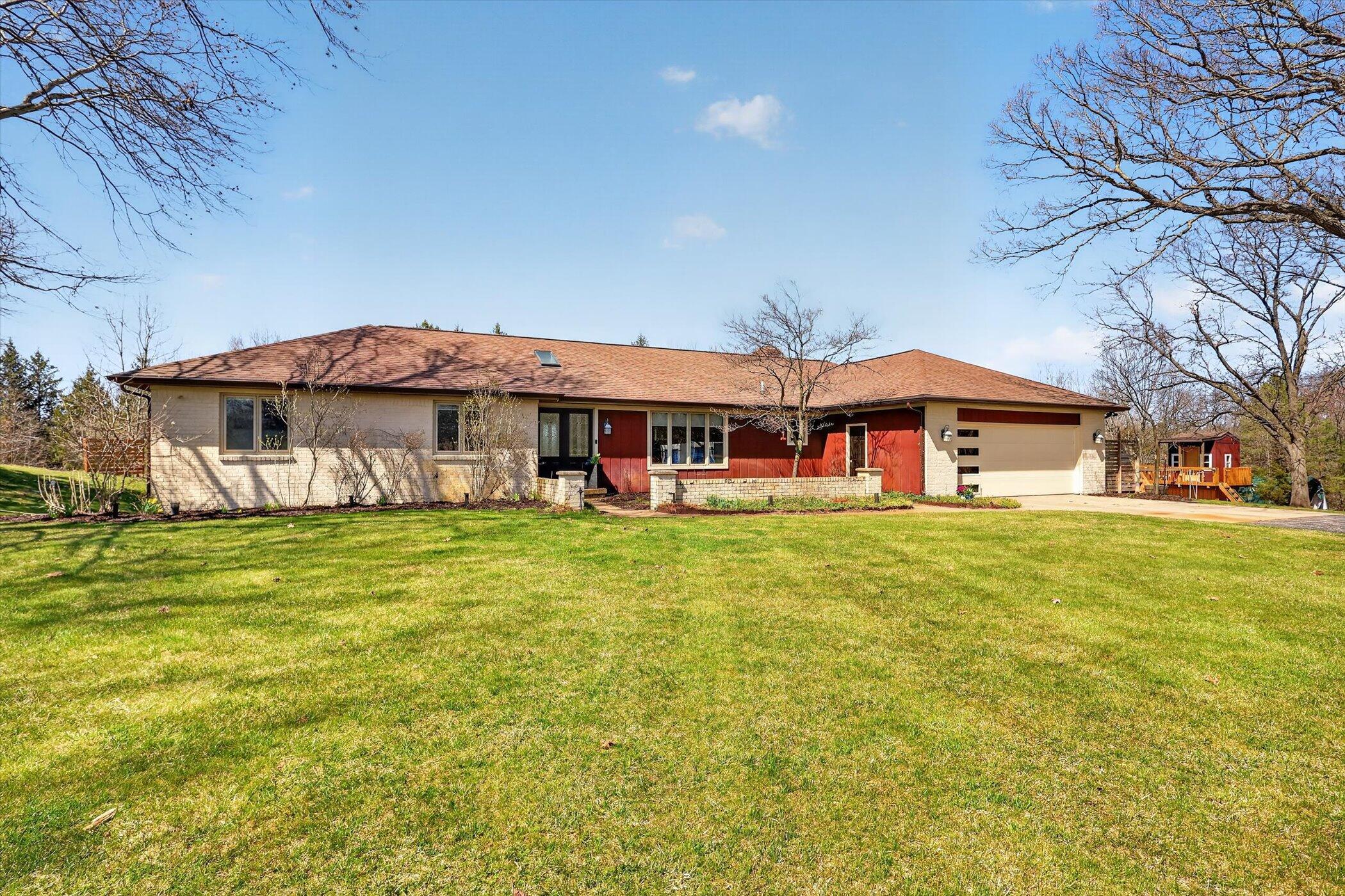 7999 Shadybrook Drive SE