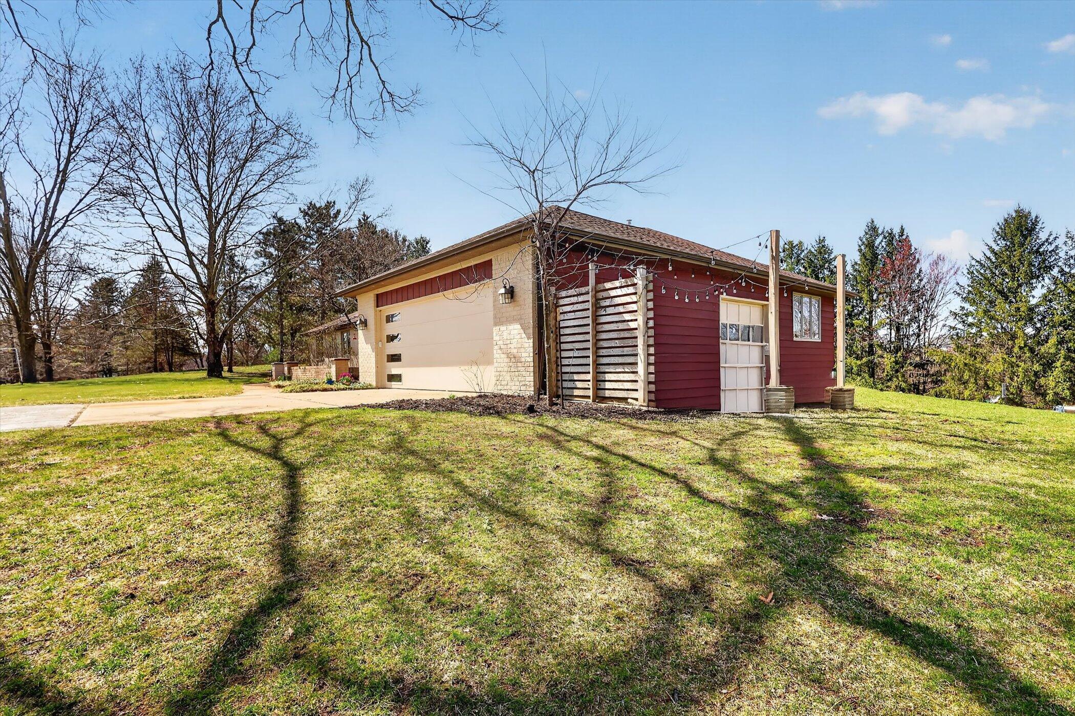 7999 Shadybrook Drive SE