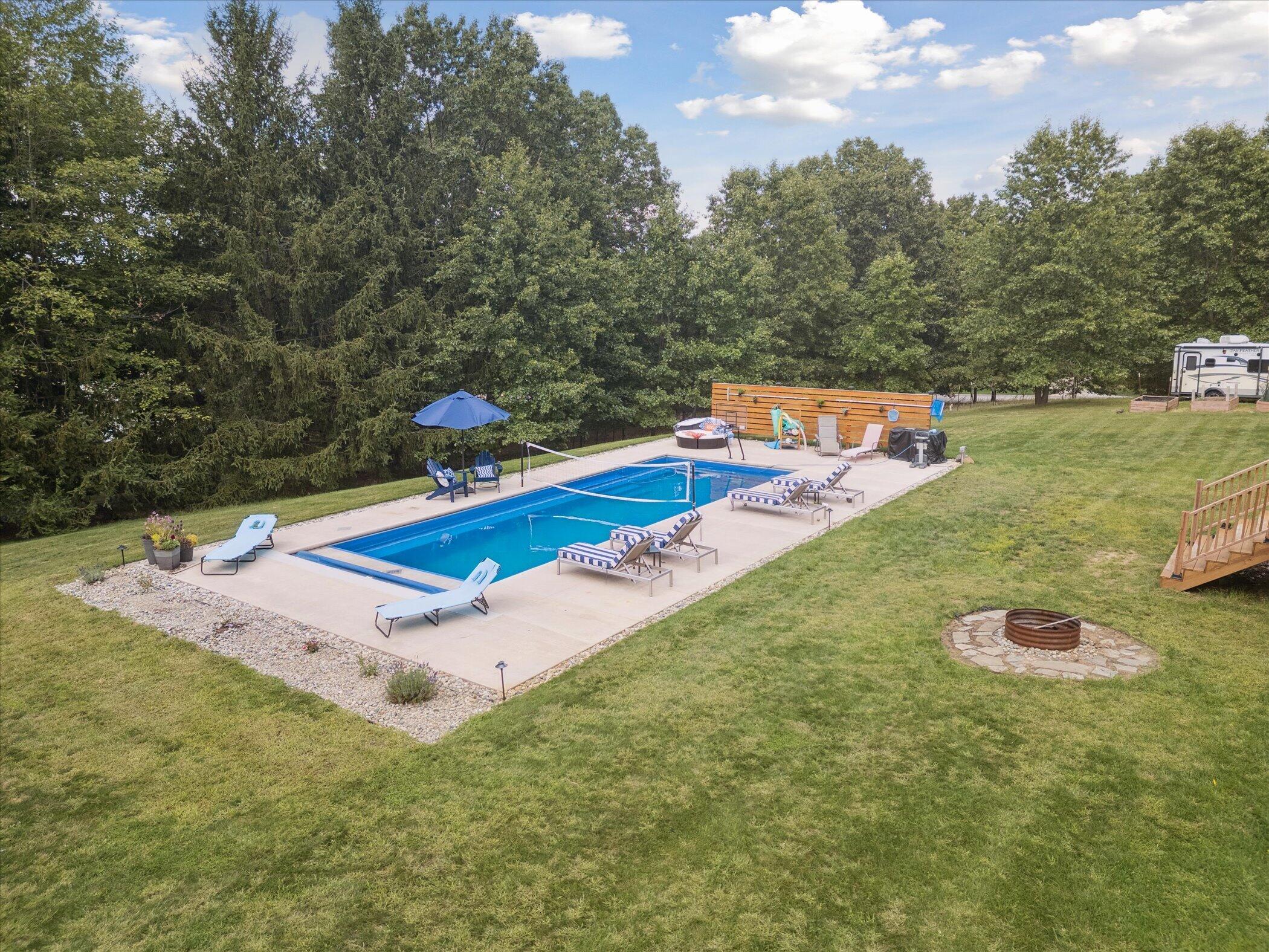 7999 Shadybrook Drive SE