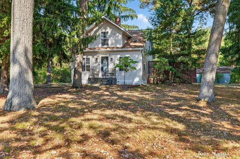 Photo of 3878 E Laketon Avenue, Muskegon Charter Township, MI 49442 (MLS # 71025051243)