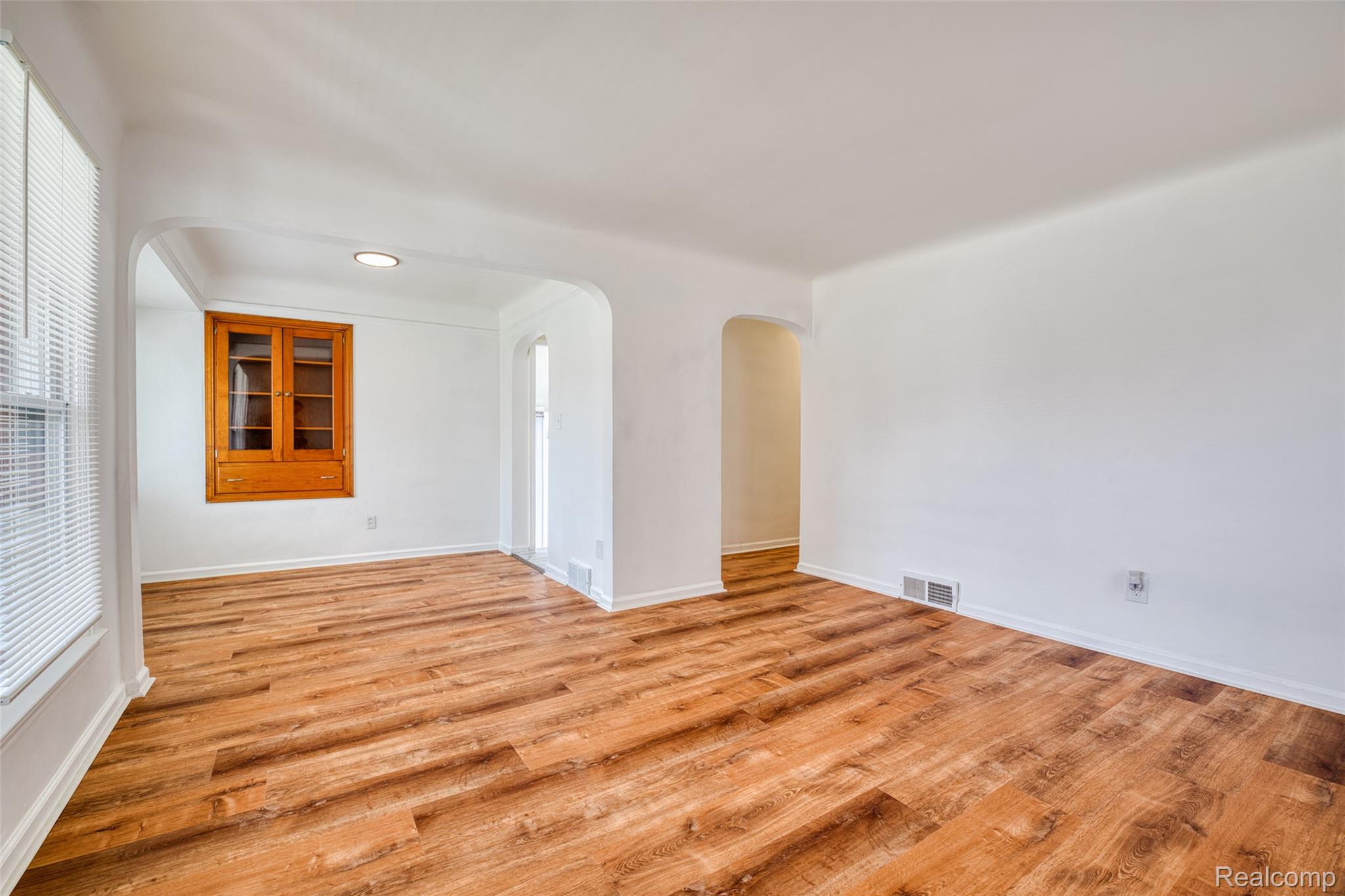 11395 Hazelton