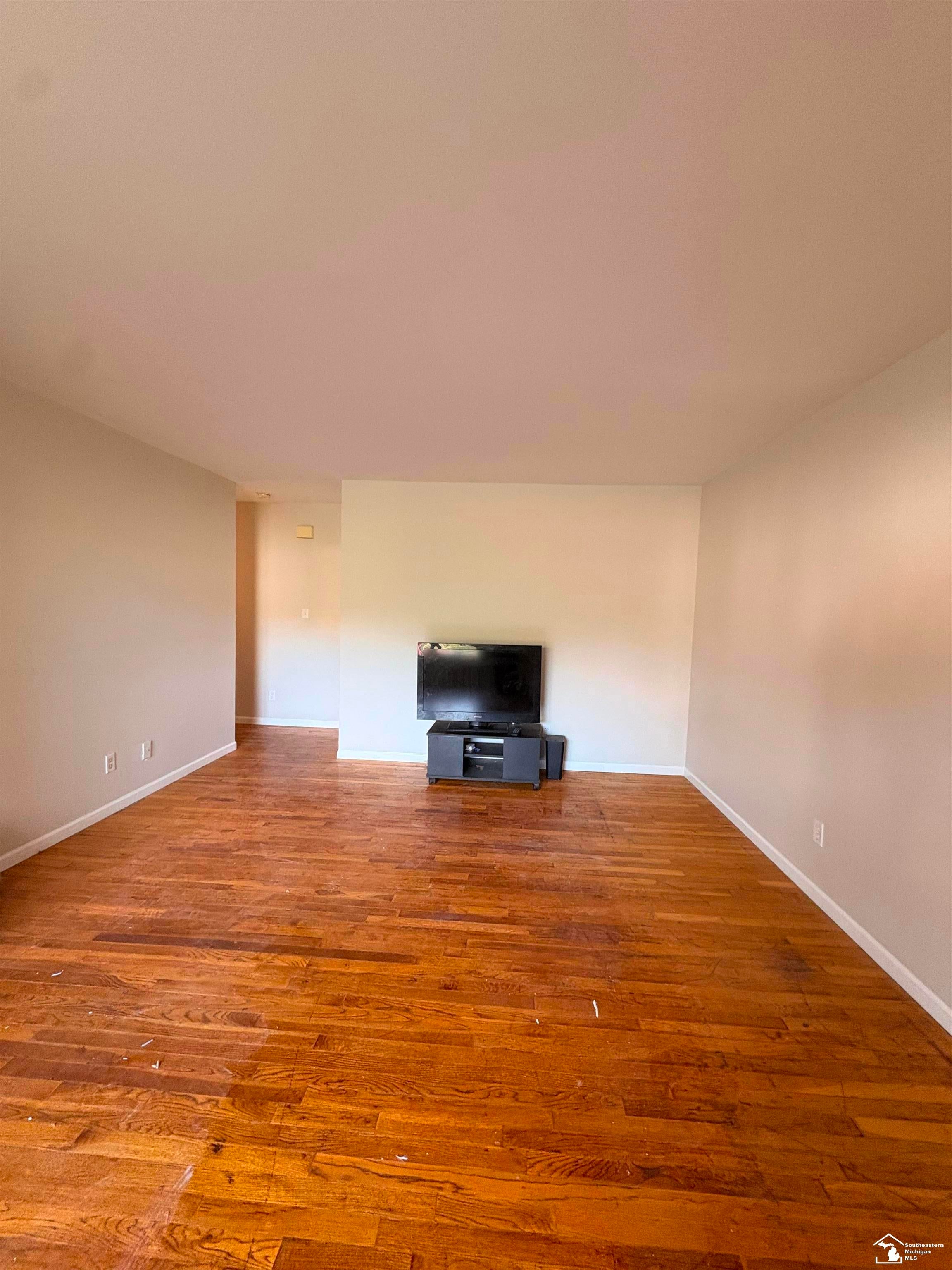 503 W 8th Street