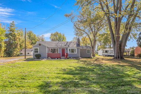 23608 Glenwood Street Clinton Charter Township MI 48035