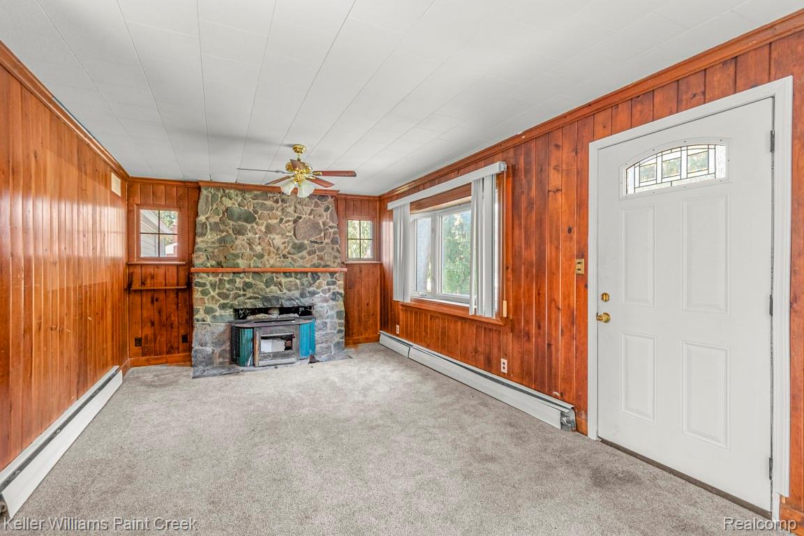 23608 Glenwood Street