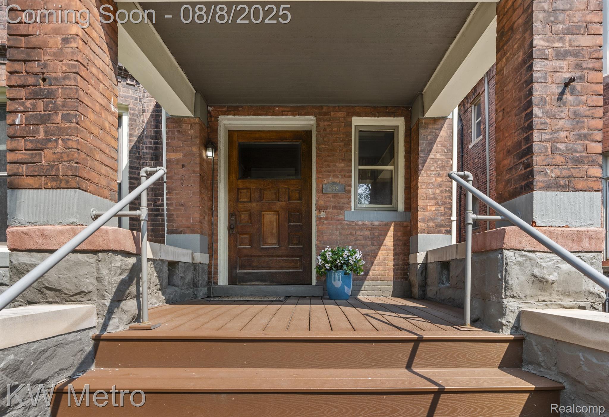 658 W Forest Avenue 2