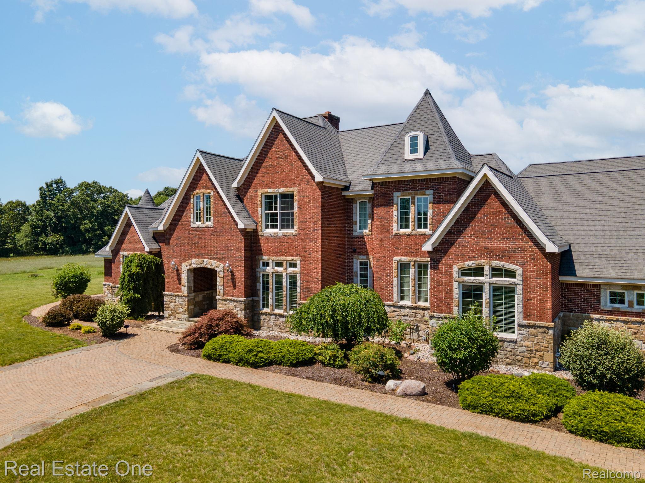 740 Greystone Drive