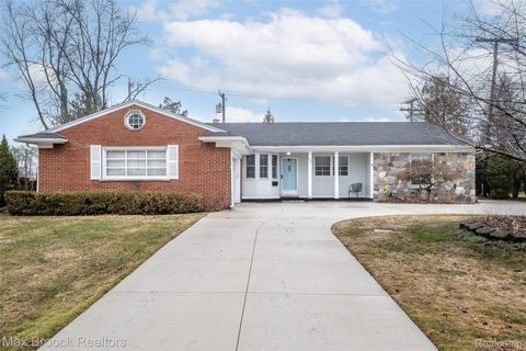 138 S Cranbrook Cross Road Bloomfield Hills City MI 48301