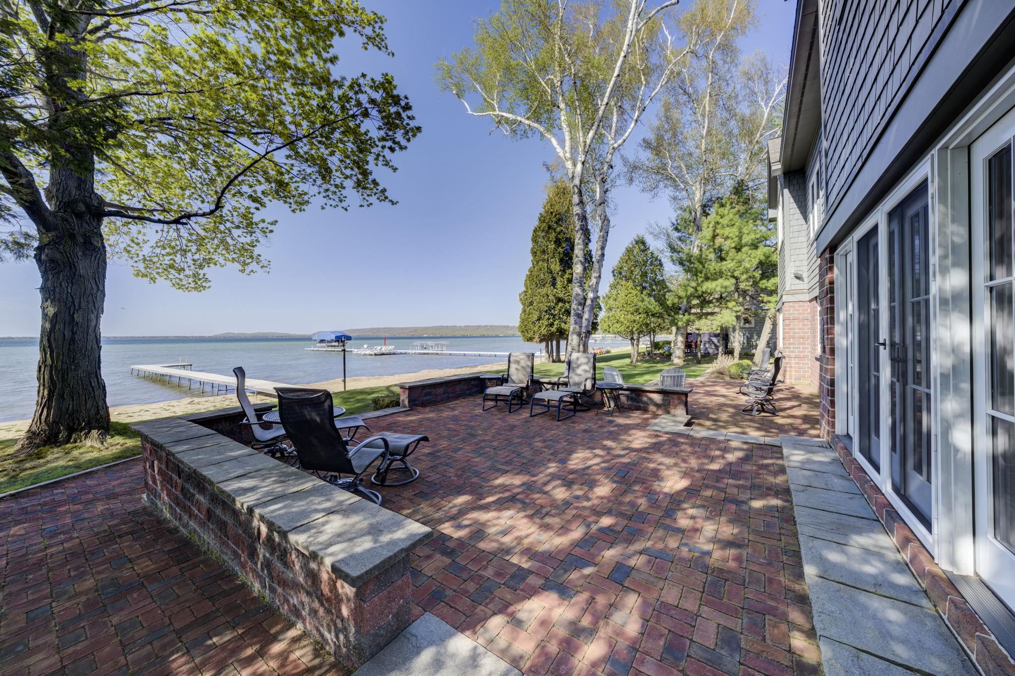 4868 W Whispering Pines Lane
