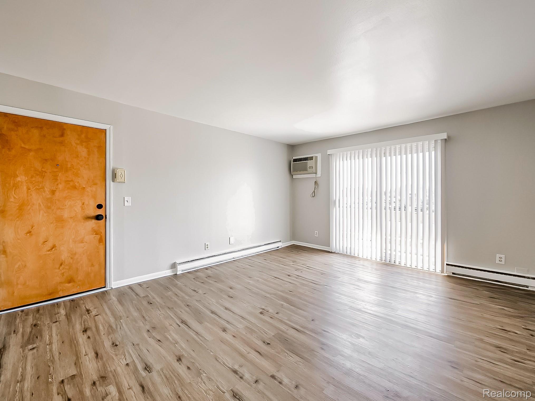 825 S Grand Avenue 5