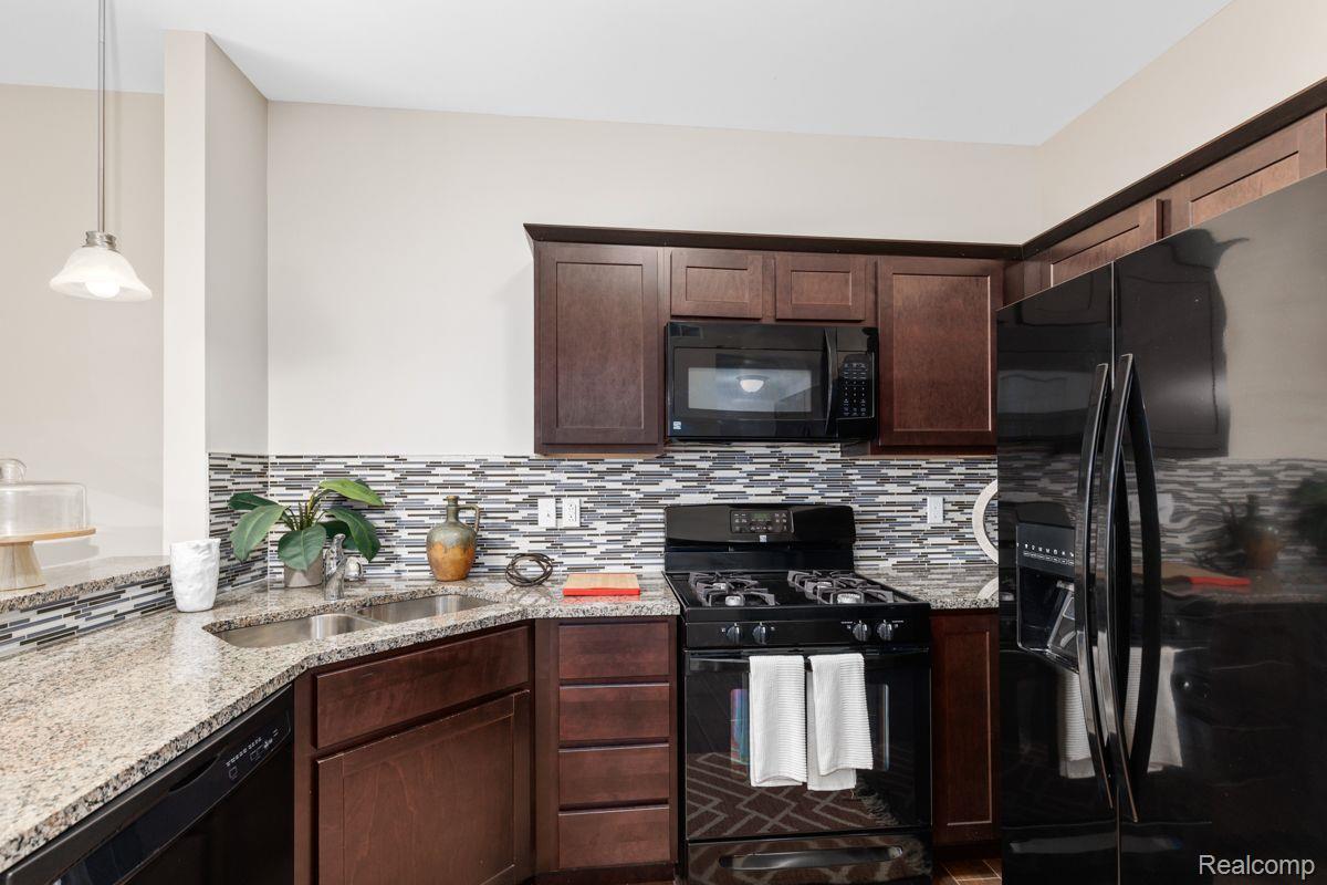 11637 Squiers Boulevard