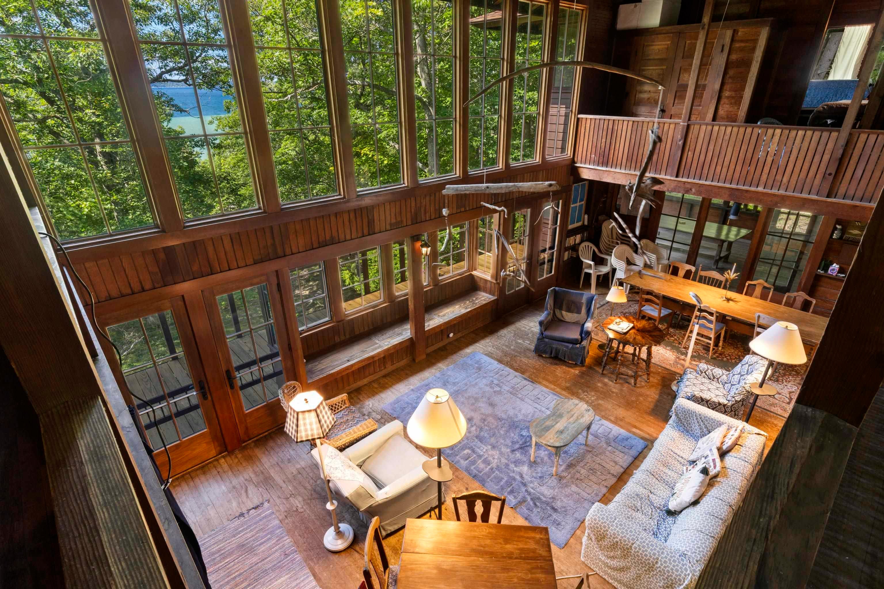 3512 Crystal Drive